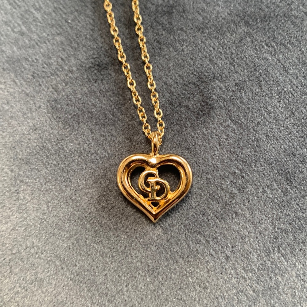 Dior pendant